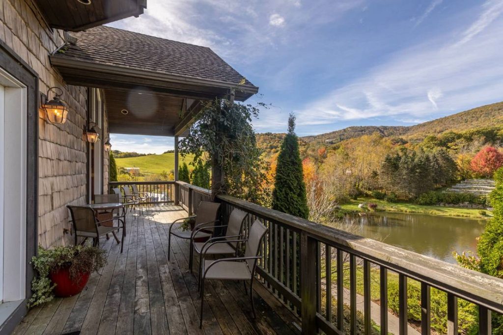 Insiders' Guide the Best 3 Boone Wineries in North Carolina