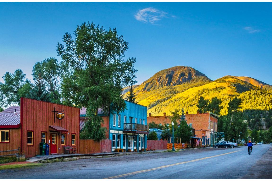 22 Best Mountain Towns in Colorado for a Cozy Getaway