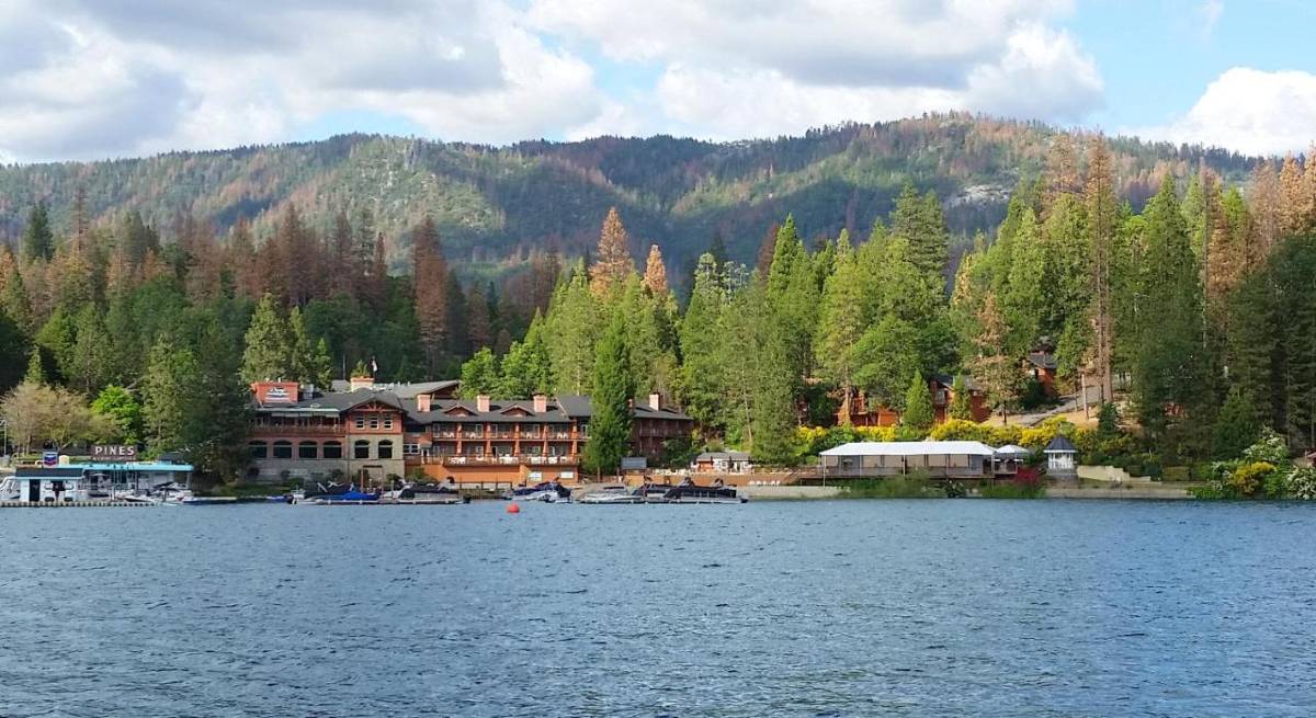 A resort on the edge of Bass Lake near Yosemite National Park