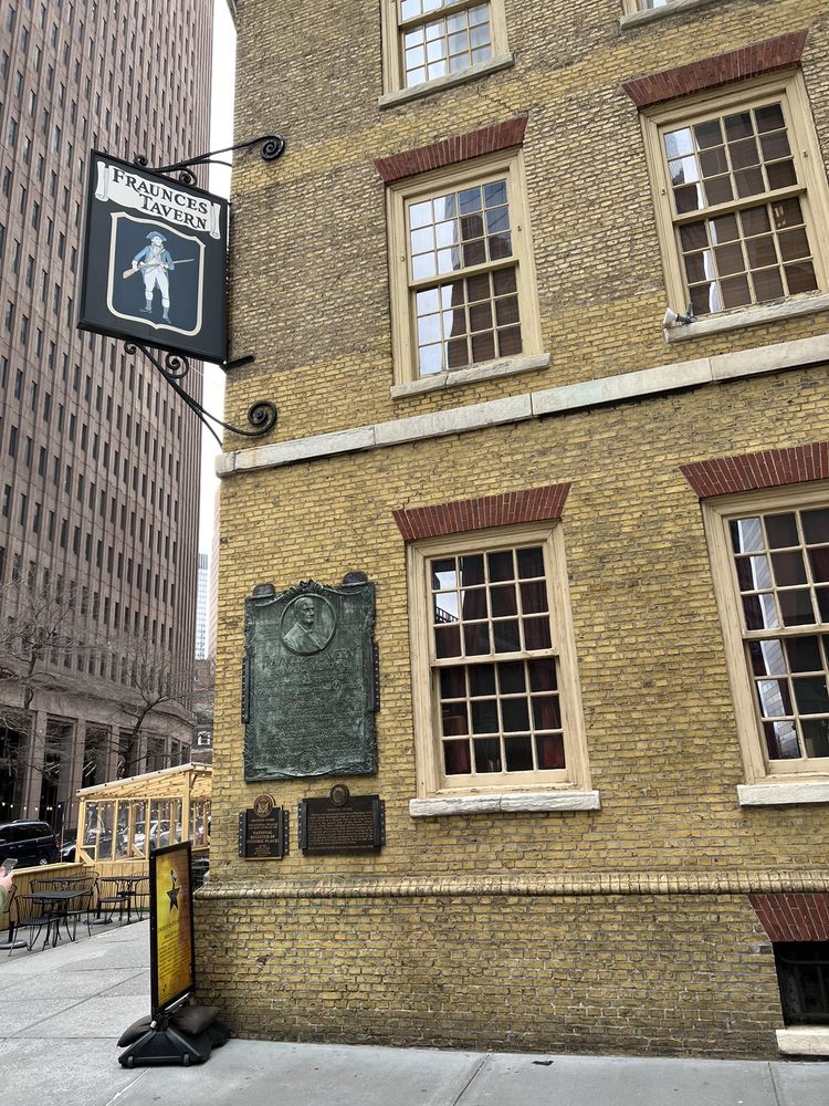 The exterior of Fraunces Tavern, the oldest bar in New York