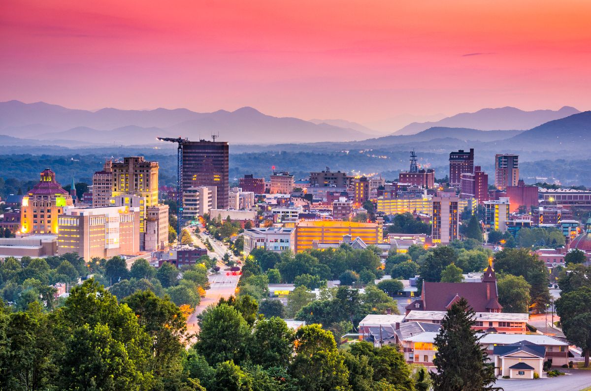Explore 13 Amazing Small Towns Similar to Asheville NC
