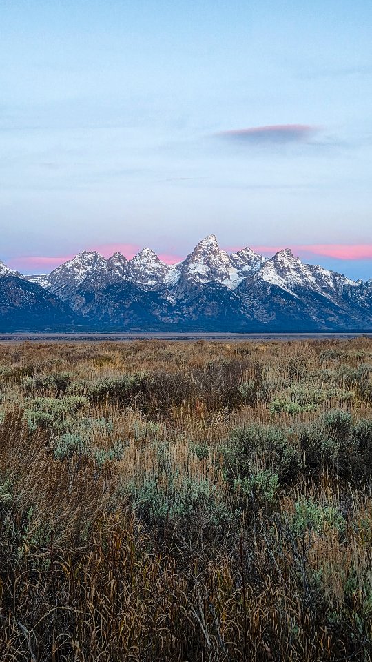 Screensaver IRL

#grandtetons #wyoming #sunrise #tetonsunrise #tetons #grandtetonnationalpark